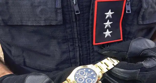 Blitz dei Carabinieri nel campo nomadi di Selargius: trovati monili e un orologio Rolex in oro e diamanti