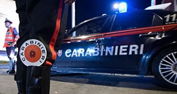 Fa la pipì davanti ai carabinieri: maxi multa per un 32enne olbiese