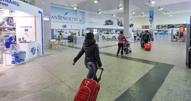Aeroporti, traffico passeggeri estate 2016: trend positivo a Cagliari e Olbia, arranca Alghero