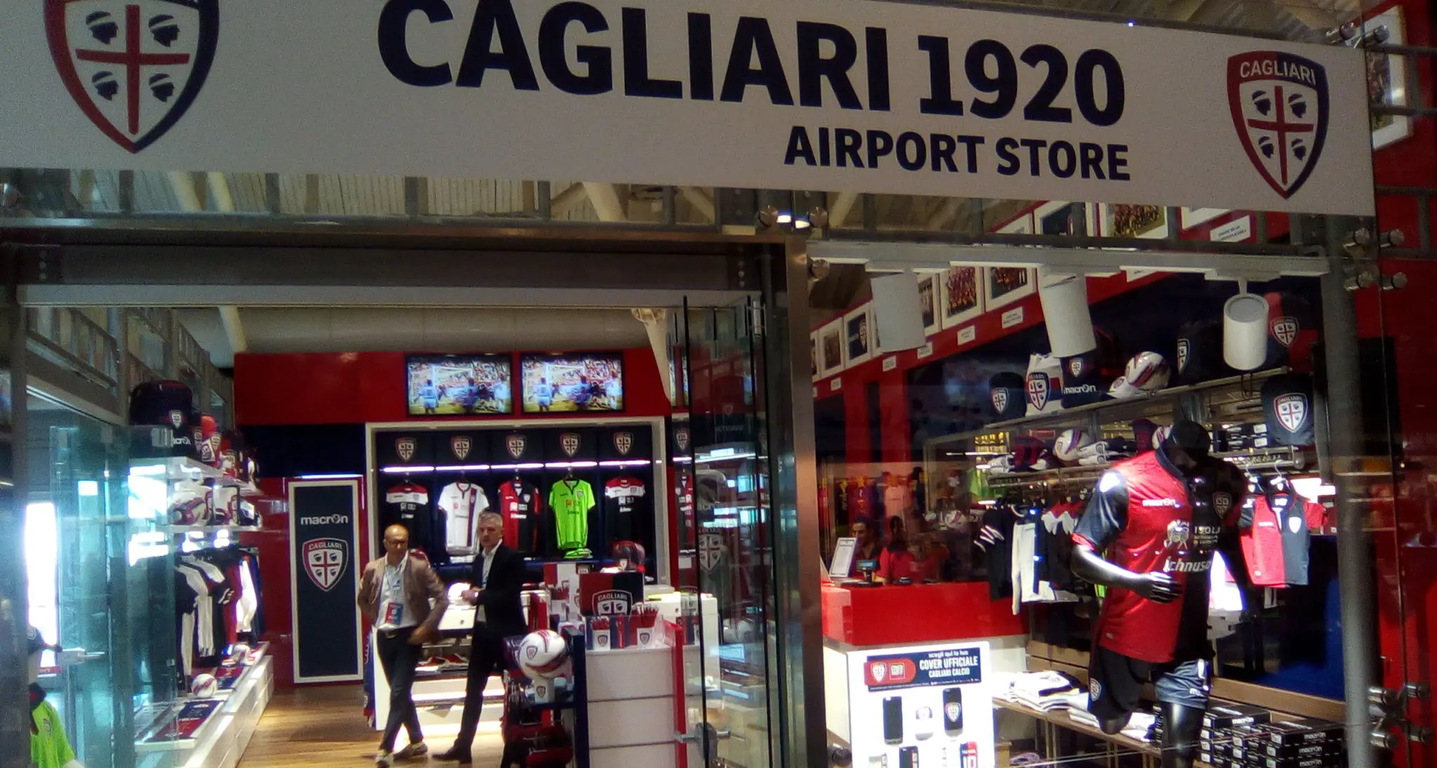 Inaugurato il Cagliari 1920 Airport Store. Giulini: ''Grande soddisfazione''