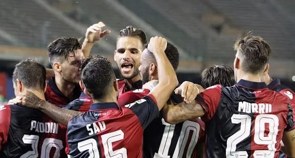 Il Cagliari batte la Sampdoria per 2-1 con un finale da brividi