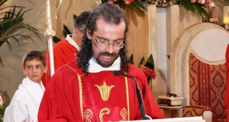 Il sacerdote di Bultei don Andrea Bechere morto in seguito a complicanze dovute a un incidente