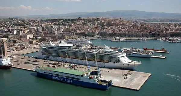 Al porto di Cagliari 3 navi da crociera: sbarcano 9000 turisti