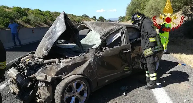 Incidente sulla Sassari-Alghero: auto fuori strada