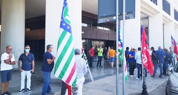Consorzi di Bonifica, sit-in dei precari sotto il Consiglio Regionale per le stabilizzazioni