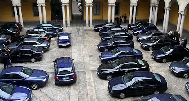 Aumento le auto blu della Pubblica amministrazione: il primato va a Oristano