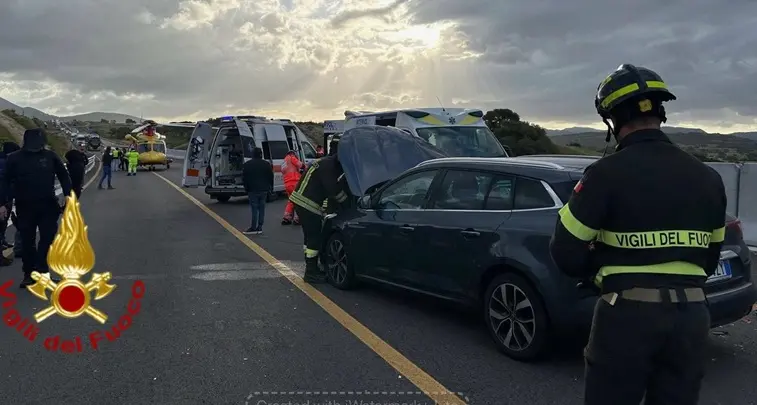 Berchidda. Brutto incidente coinvolge cinque persone, una grave