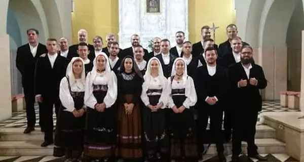 Il coro polifonico Ghentiana e il gruppo folk Ruinas messaggeri delle nostre tradizioni a Genova