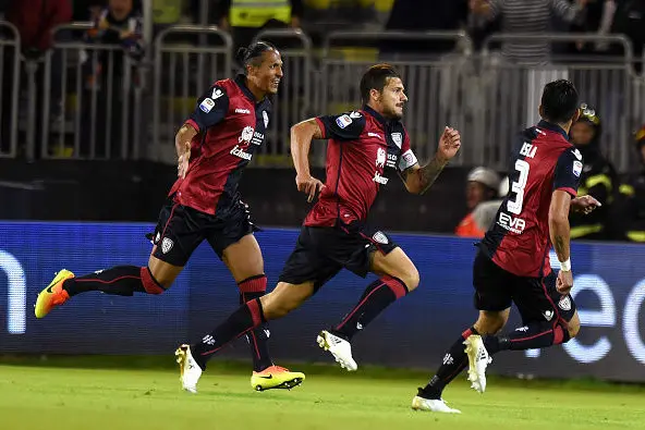 CAGLIARI, ITALY - OCTOBER 31:  Daniele Dessena of Cagliari celebrates after scoring the opening goal during the Serie A match between Cagliari Calcio v US Citta di Palermo at Stadio Sant\\'Elia on October 31, 2016 in Cagliari, Italy.  (Photo by Tullio M. Puglia/Getty Images)