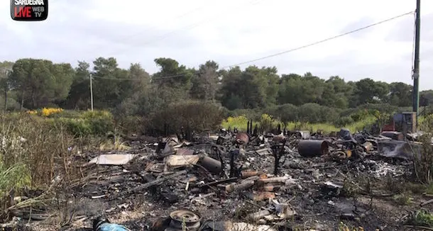 Incendi e diossina nel campo nomadi: l'ira degli abitanti della zona