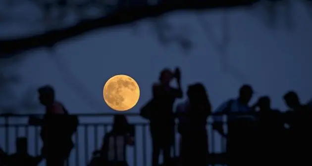 Stanotte tutti col naso all'insù: arriva la Super Luna