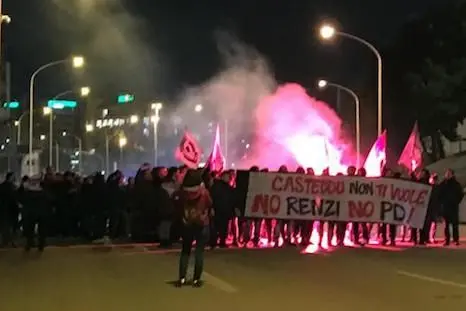 RENZI A CAGLIARI, PROTESTA DEGLI ANTAGONISTI