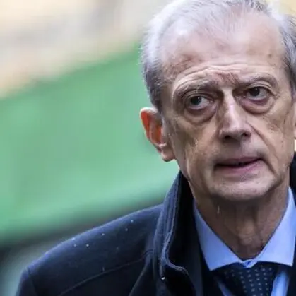 Frase shock contro Fassino sui social, consigliere comunale di Cagliari nella bufera