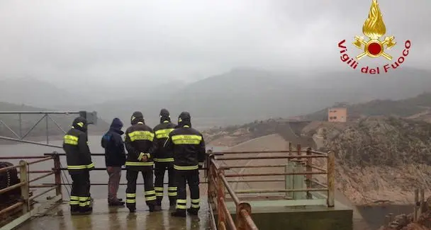 Maltempo: abitazioni allagate, alberi abbattuti e strade chiuse. La situazione nel nuorese