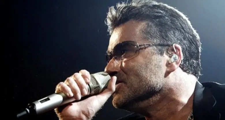 George Michael, i media inglesi: morto forse per overdose di eroina