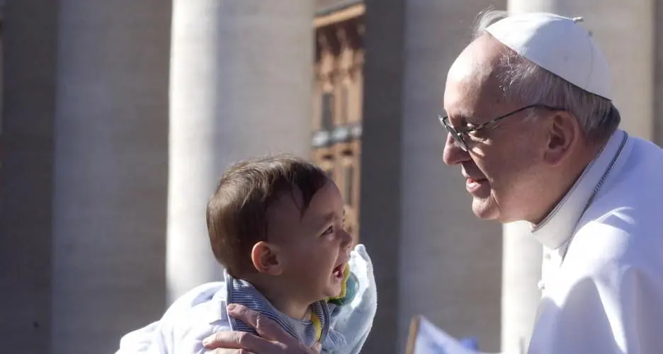 Papa Francesco dice \"Si\" ai bambini nati fuori dal matrimonio