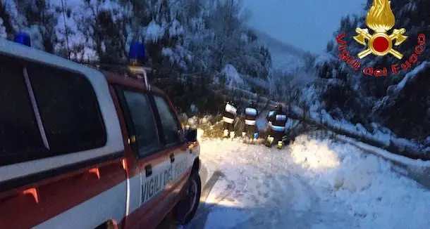 Emergenza neve: continua senza sosta il lavoro del Vigili del fuoco