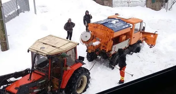 A Tonara si contano ancora i danni legati alle abbondanti nevicate. Il sindaco Flavia Loche: \"Abbiamo chiesto il riconoscimento dello stato di calamità naturale\"