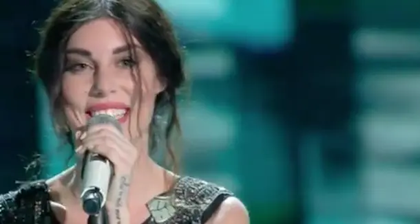 Sanremo 2017, Bianca Atzei in lacrime sul palco dell'Ariston