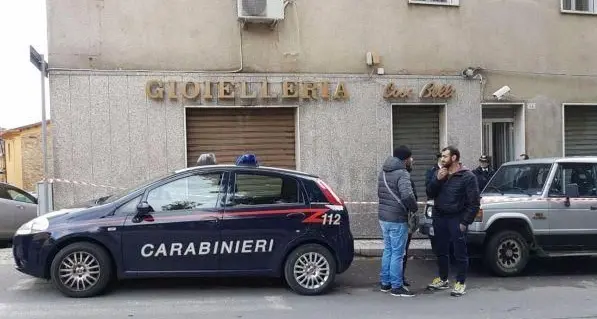 Imbavagliato e legato ad una sedia: così è morto il gioielliere di Sorgono