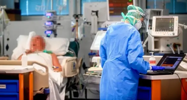 Coronavirus Italia, sono 10.407 i nuovi positivi, 261 i decessi