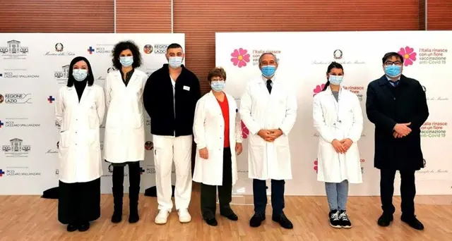 Vaccino Covid al via: i primi tre vaccinati allo Spallanzani. Conte: “Oggi l'Italia si risveglia”