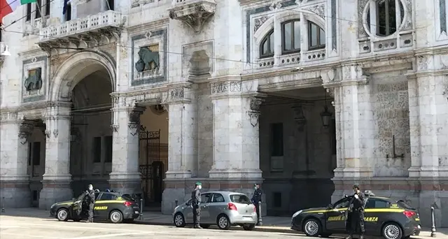 Lotta alla contraffazione: denunciato un venditore ambulante, nei guai anche un 48enne scoperto con arnesi da scasso