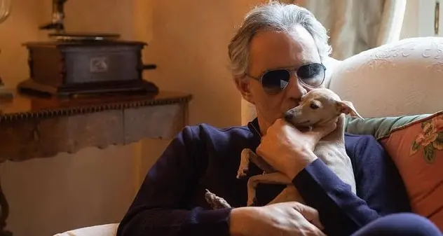 Bocelli ha perso il suo cane in Sardegna. \"Aiutatemi a ritrovare Pallina\"