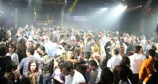 Focolai Covid in Costa Smeralda, la Procura indaga sui locali: visionati i filmati delle discoteche
