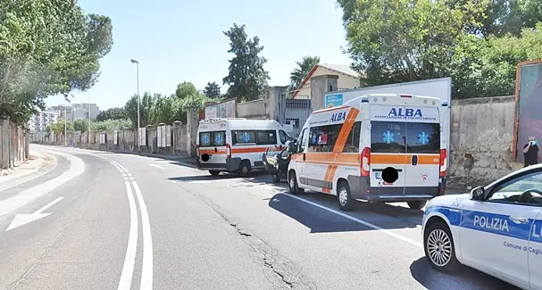 Ubriaco sulla Smart perde il controllo e tampona un’ambulanza della Medicalizzata: denunciato