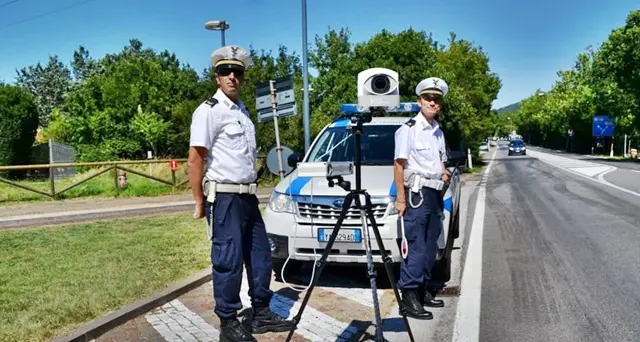 Occhio all’autovelox, ecco dove sarà piazzato: giro di vite del Comune per chi viaggia a folle velocità