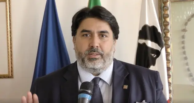 Solinas: “Entrano in Sardegna già positivi. I contagi Covid in discoteca sono minima parte”