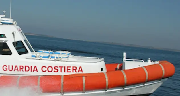 Crotone. A fuoco barcone: morti quattro migranti