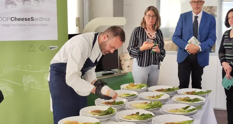 Pecorino Sardo, a Dolianova lo chef Francesco Stara delizia i presenti