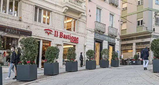 A Cagliari 87 fioriere per abbellire strade e piazze