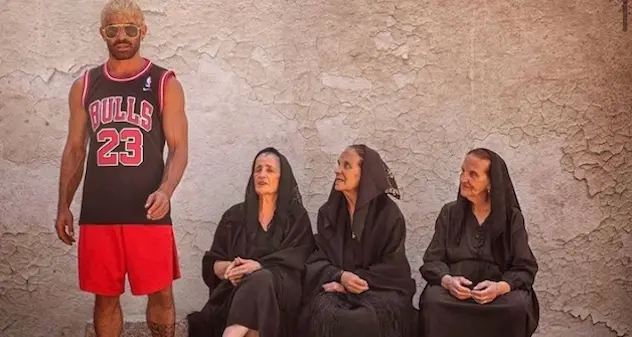 Gianni Sperti con le donne di Mamoiada: \"Ecco l’altra Sardegna\"
