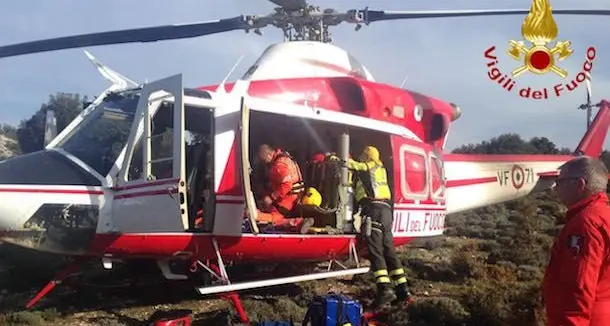 Si frattura la caviglia durante un trekking a s'istrada Longa: soccorsa una donna