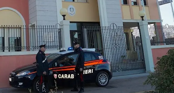 Furti e scippi all'uscita da scuola: in manette un 28enne e un uomo di 41 anni