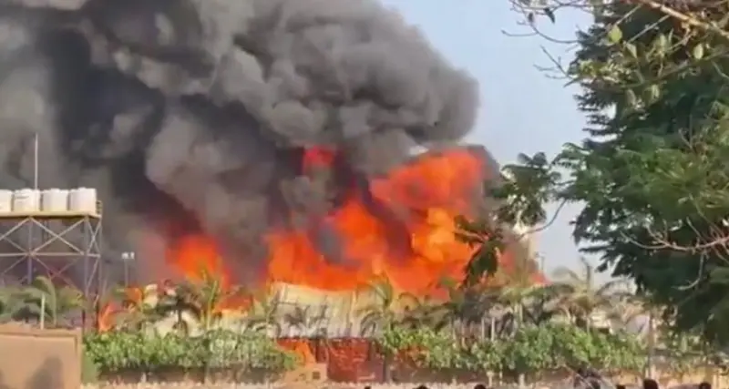 Incendio in un luna park in India: molte vittime sono bambini