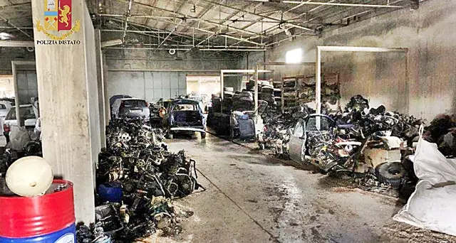 Autodemolitore nei guai, nell’officina si smaltivano veicoli illegalmente