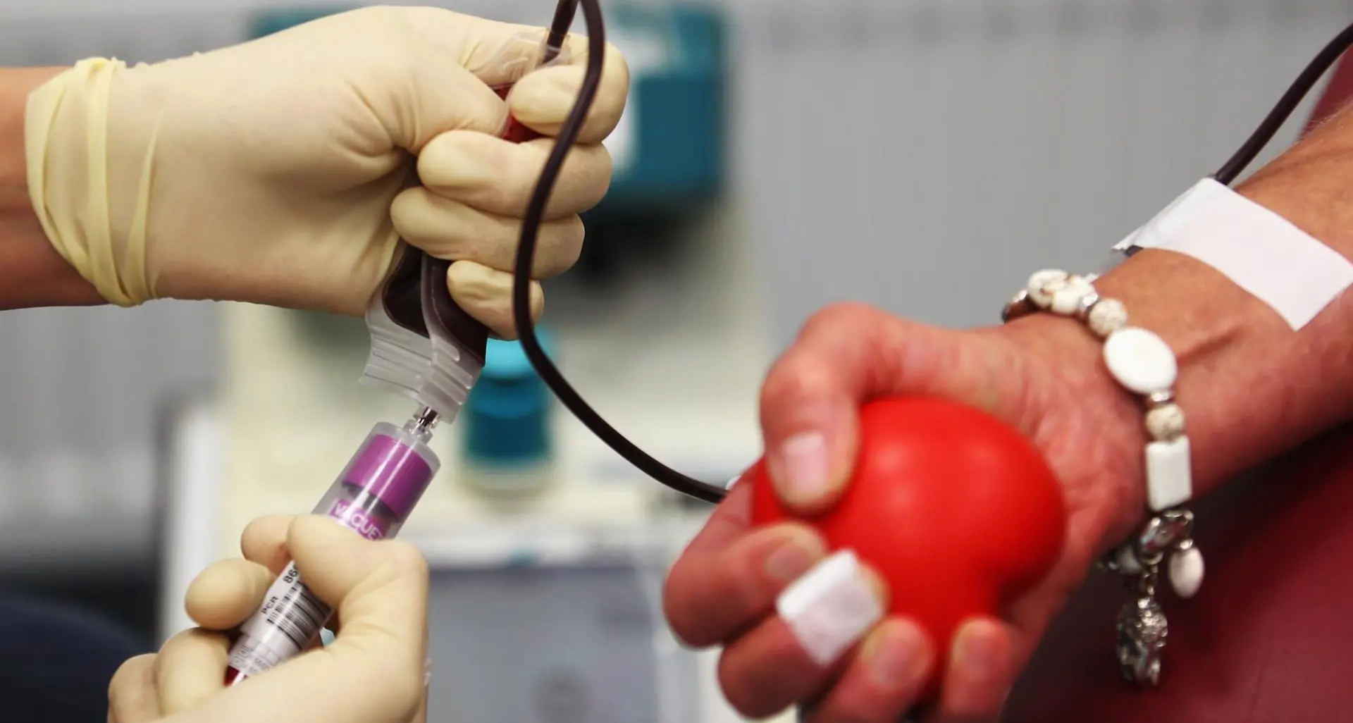 Piu' donazioni di sangue nel 2016, ma la Sardegna non è autosufficiente