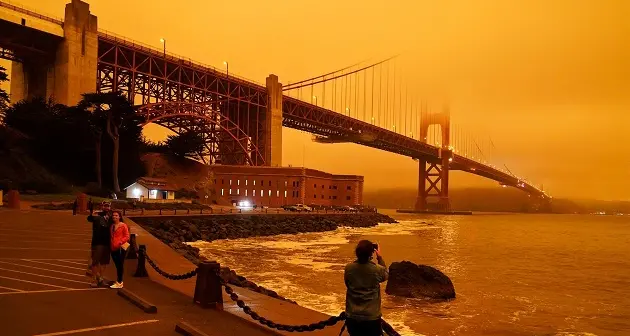 Incendi in California: il cielo di San Francisco si tinge di un arancione apocalittico