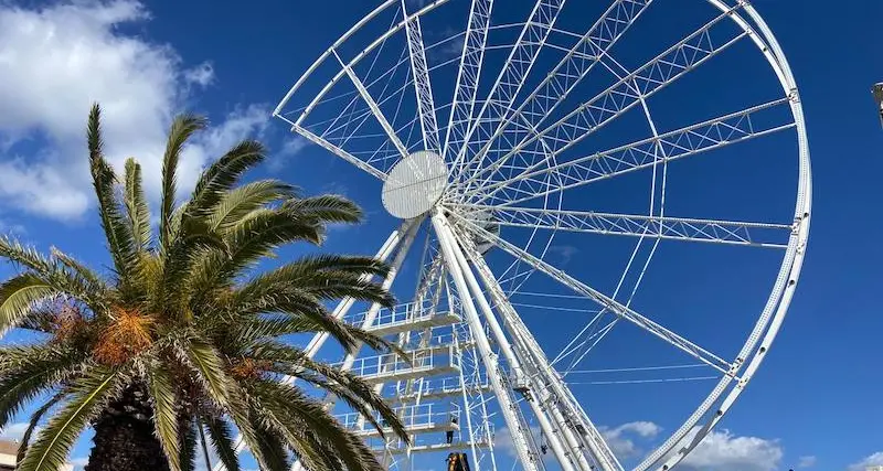 Alghero. Torna a svettare la ruota panoramica