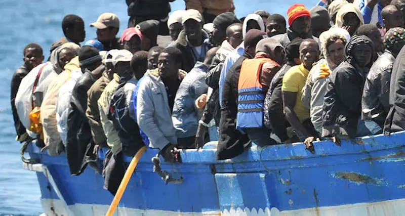 Migranti, barca si incaglia a Capo Teulada: soccorsi anche disabile e minore