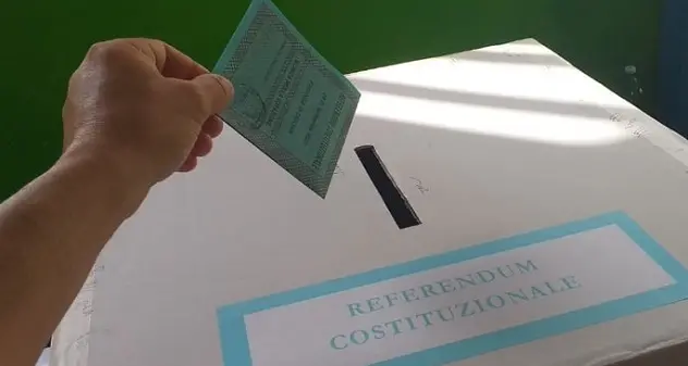 Referendum: crollo dell'affluenza nell'Isola, solo il 7.7% alle 12
