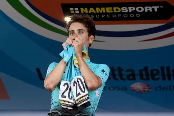 Foto LaPresse - Nicol\\u00F2 Campo25/06/2017 Ivrea (Italia)Sport CiclismoCampionati Italiani 2017 - Asti - Ivrea - ITT - prova in linea Uomini Elite - 236 KmNella foto: Fabio Aru con la maglia di Michele ScarponiPhoto LaPresse - Nicol\\u00F2 CampoJune 25, 2017  Ivrea ( Italy ) Sport CyclingCampionati Italiani 2017 - Asti - Ivrea - ITT -  Men elite- 326 KmIn the pic: Fabio Aru with the jersey of Michele SCarponi