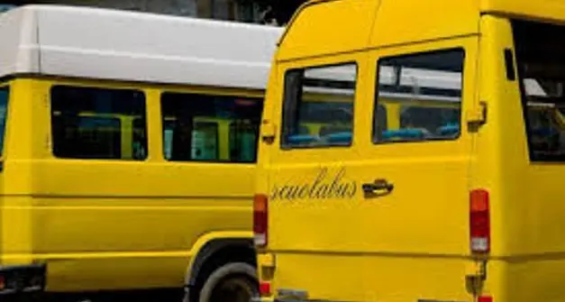 Bimbo di 4 anni muore investito dallo scuolabus