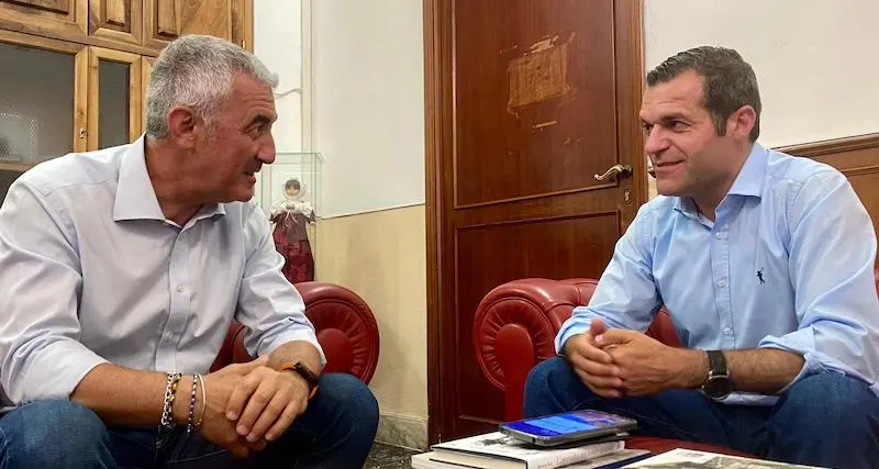 Alghero. Incontro informale tra il sindaco uscente Conoci e Cacciotto