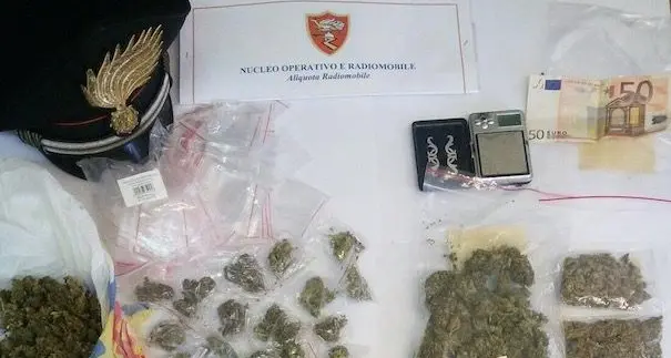 Detenzione ai fini di spaccio di marijuana: i Carabinieri arrestano uno studente minorenne