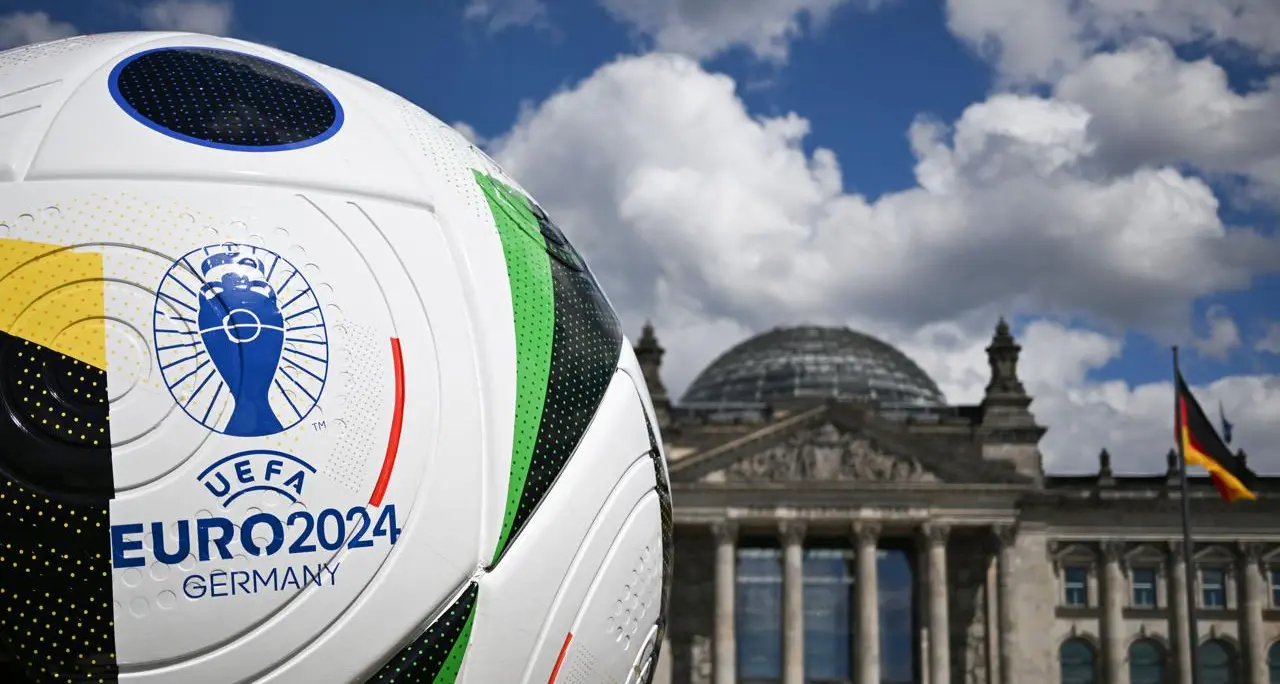 Dai vaccini ai preservativi, esperti varano guida per i tifosi Euro 2024